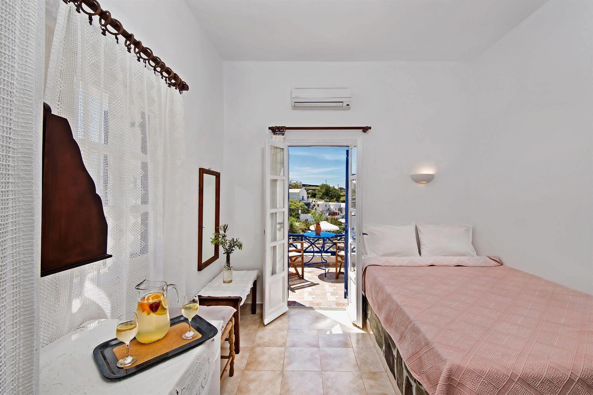 Villa Pezoula Oia Exterior photo