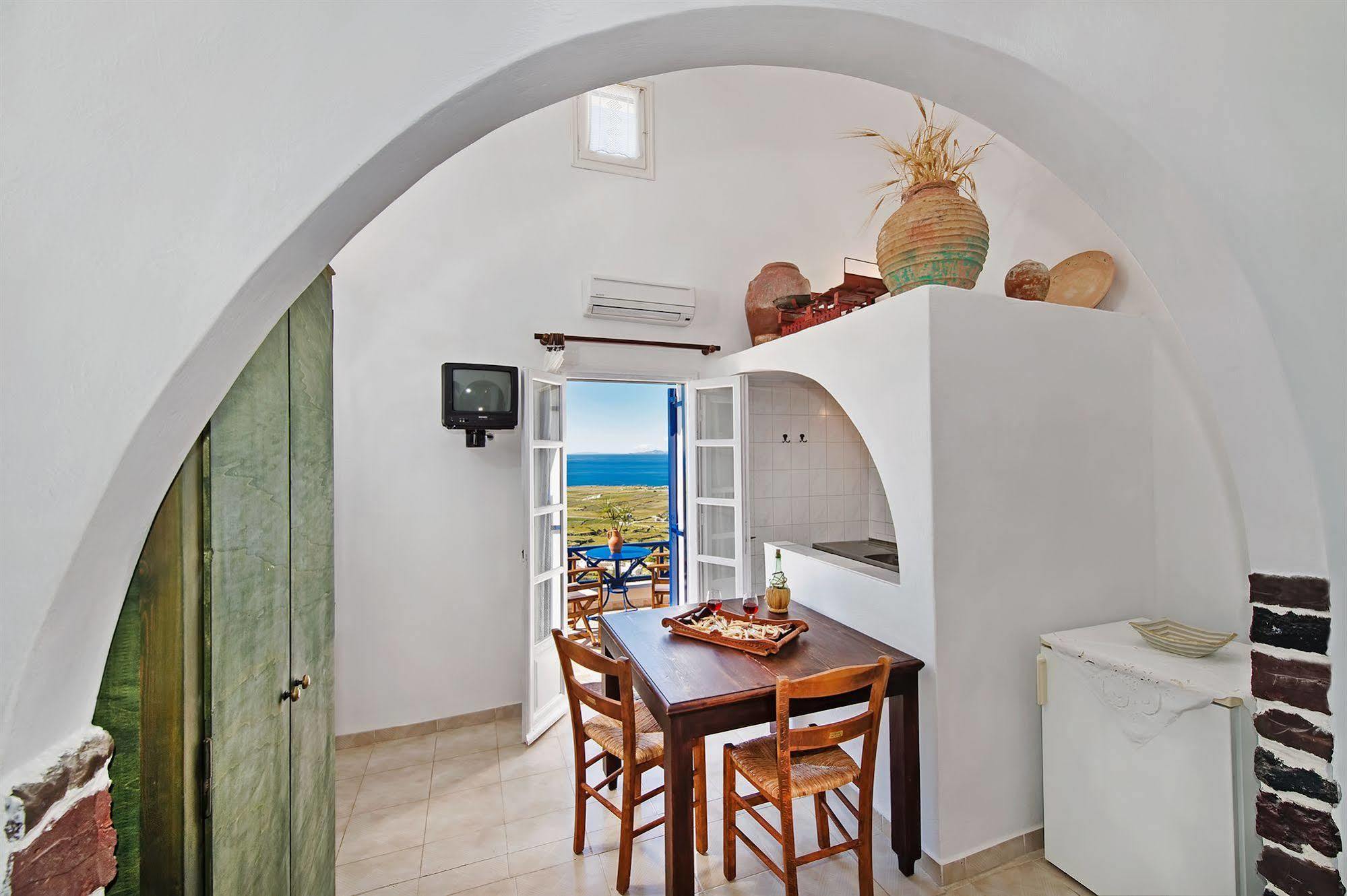 Villa Pezoula Oia Exterior photo